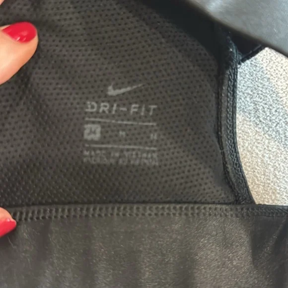 Nike Women’s Sport Bra Padded Dri-Fit Black Medium Workout Gym Active - Picture 3 of 5